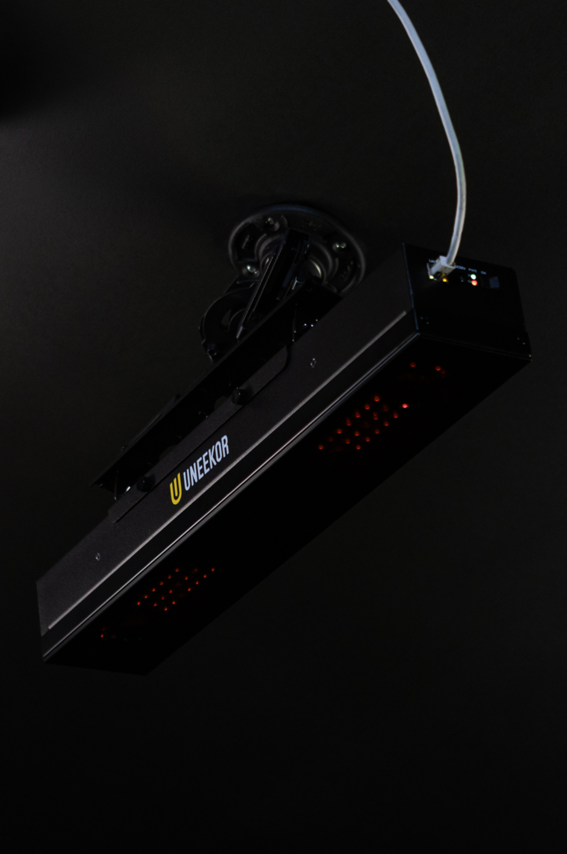 Uneekor EYE XR Launch Monitor - Golf Sim Depot