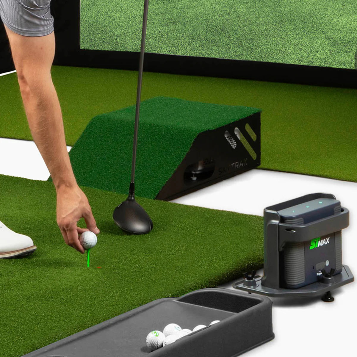 SKYTRAK ST MAX Golf Simulator - Ultimate Studio Package
