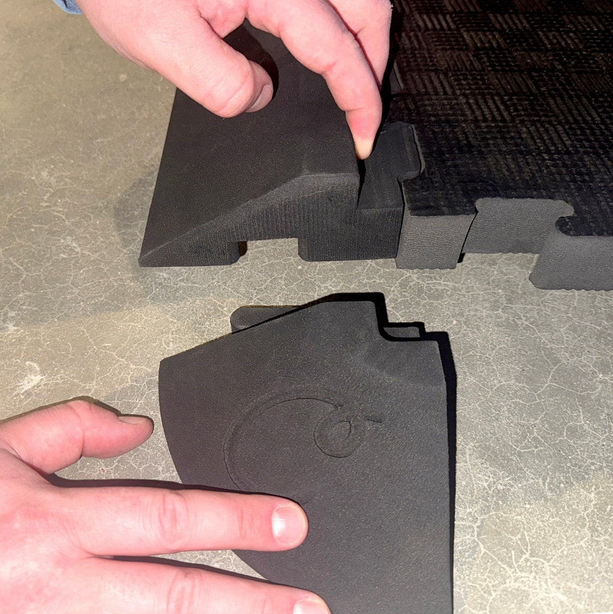 Carl’s Golf Room Floor Tile System | Modular Foam Flooring with Edging ...